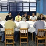 Sindicato sedia reunião com lideranças